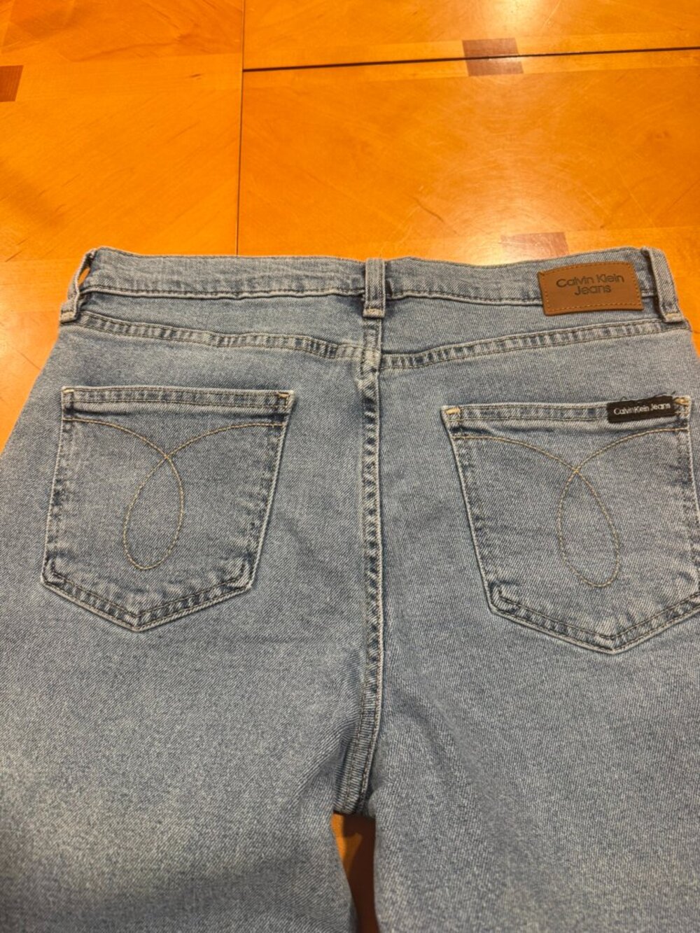 Calvin Klein Straight Leg Jeans Women’s 6 Light Wash Mid Rise Stretch Denim - Picture 10 of 10